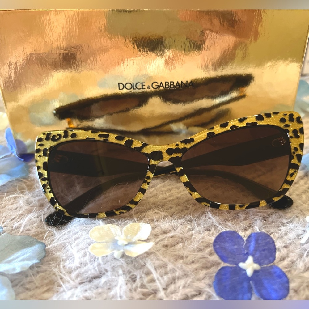 RARE Dolce and Gabbana Leopard Print Cat-Eye Sunglasses